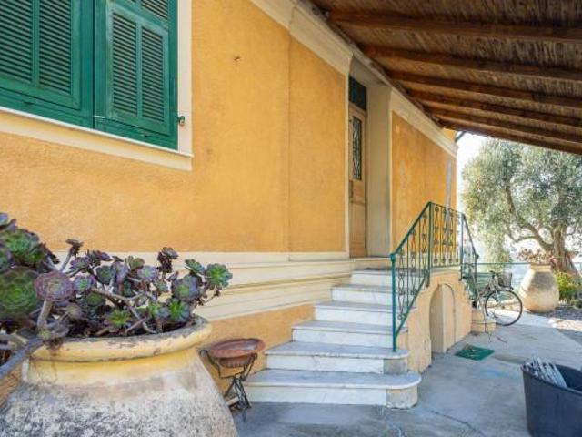 Villa bifamiliare in vendita a Bordighera