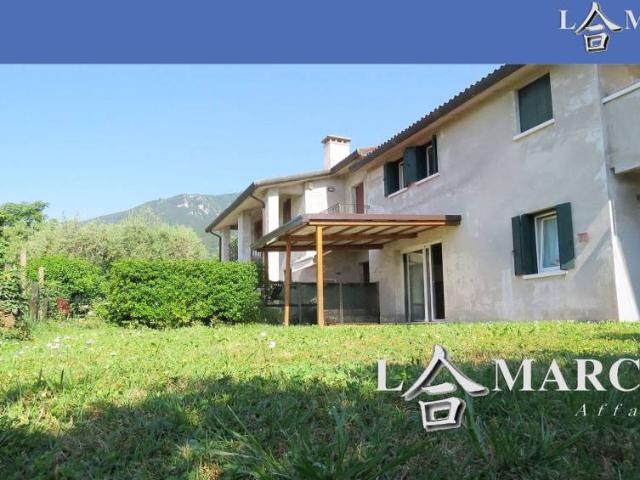Villa bifamiliare in vendita a Borso, Borso del Grappa