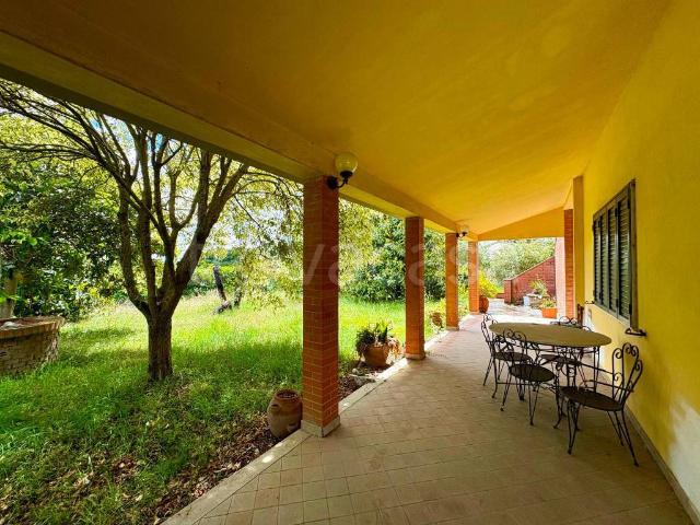 Villa bifamiliare in vendita a Badia Pozzeveri, Altopascio