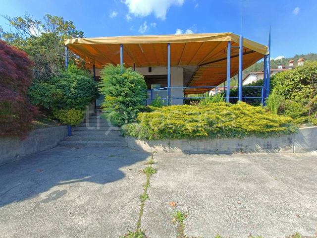Villa bifamiliare in vendita a Bizzarone