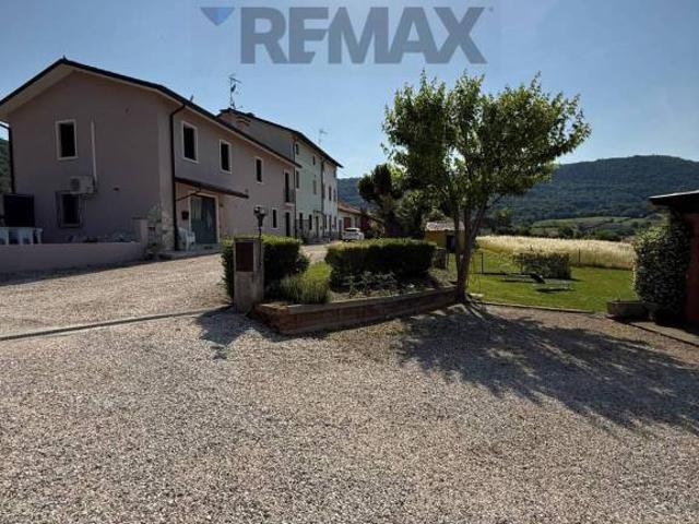 Villa bifamiliare in vendita a Brendola via piave, 25, San Valentino