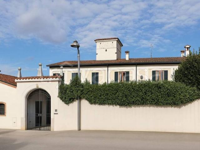 Villa bifamiliare in vendita a Brescia, Buffalora