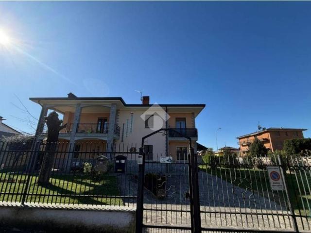 Villa bifamiliare in vendita a Bubbiano via g. Garibaldi, 3