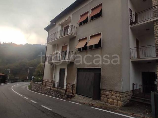 Villa bifamiliare in vendita a Gaverina Terme via San Vittore Martire, Piano