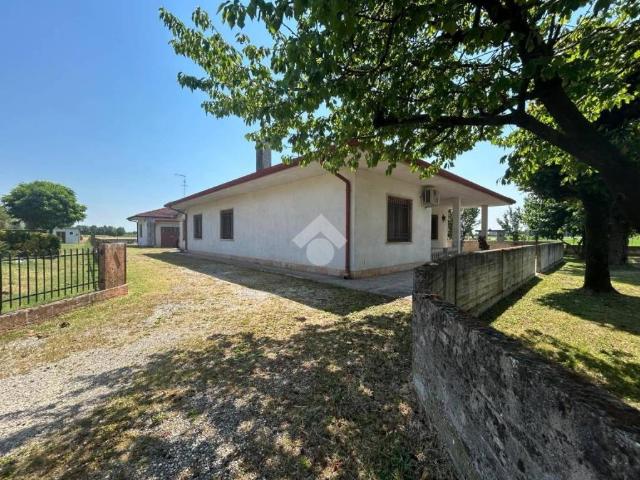 Villa bifamiliare in vendita a Gazzo Veronese