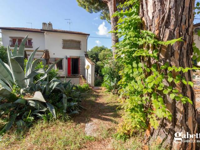 Villa bifamiliare in vendita a Gabicce Mare, Gabicce Monte