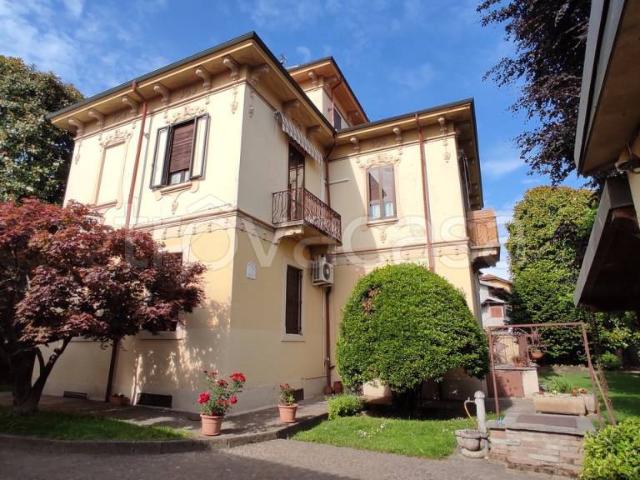 Villa bifamiliare in vendita a Galliate via Archimede, 1