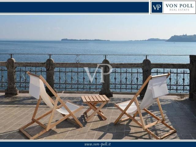 Villa bifamiliare in vendita a Gardone Riviera