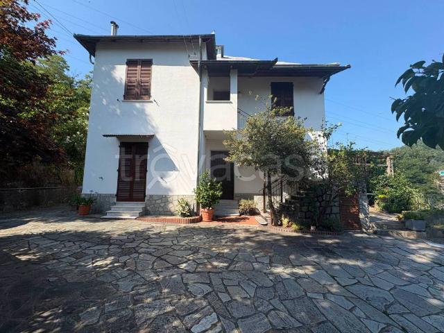 Villa bifamiliare in vendita a Genova via Villa Rocca, Pontedecimo