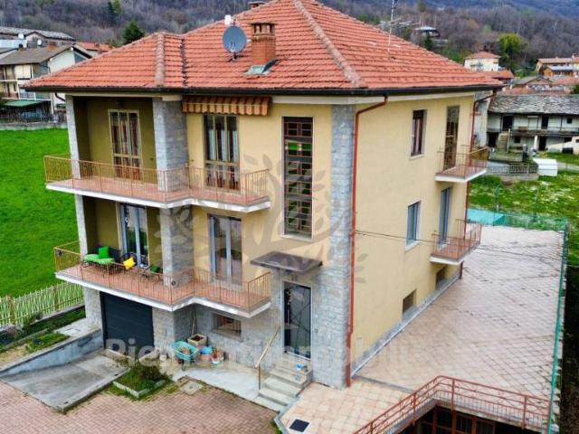 Villa bifamiliare in vendita a Giaveno via santuario, 4
