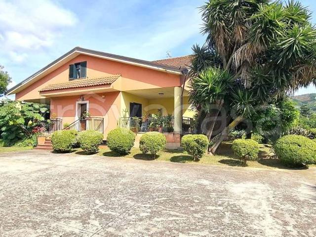 Villa bifamiliare in vendita a Giffoni Sei Casali via San Pietro, 1