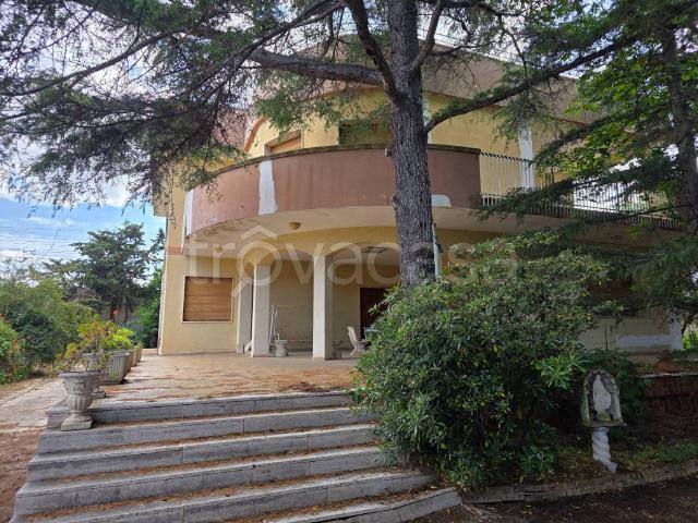 Villa bifamiliare in vendita a Giovinazzo strada Statale Adriatica
