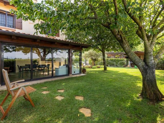 Villa bifamiliare in vendita a Granarolo dell'Emilia via Cerlacchia, 3/11