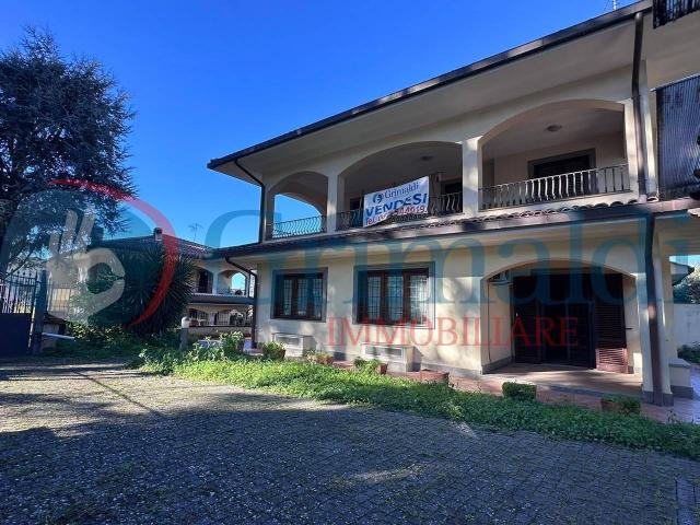 Villa bifamiliare in vendita a Grottaferrata