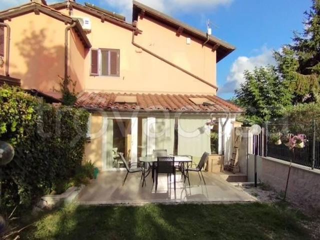 Villa bifamiliare in vendita a Grottaferrata via Valle della Noce