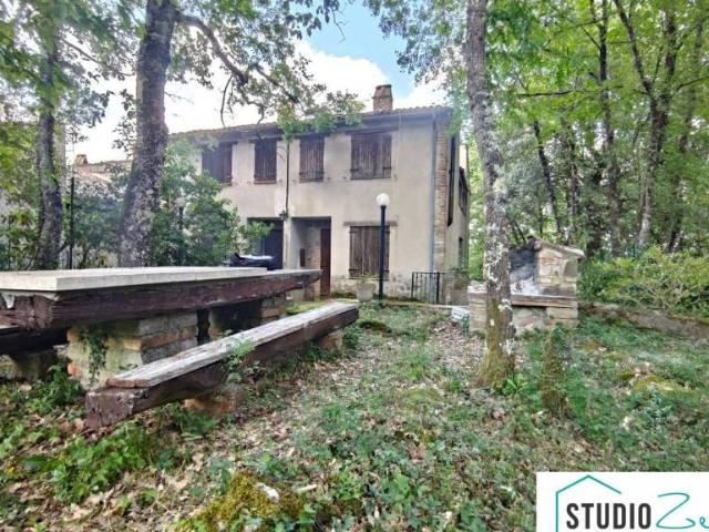 Villa bifamiliare in vendita a Guardea