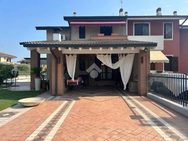 Villa bifamiliare in vendita a Dello, Corticelle Pieve