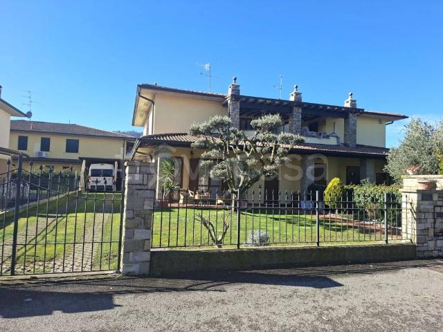 Villa bifamiliare in vendita a Erbusco via Beatrice Portinari