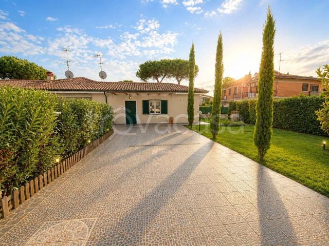 Villa bifamiliare in vendita a Fondi via Flacca, 5118, Rio Claro