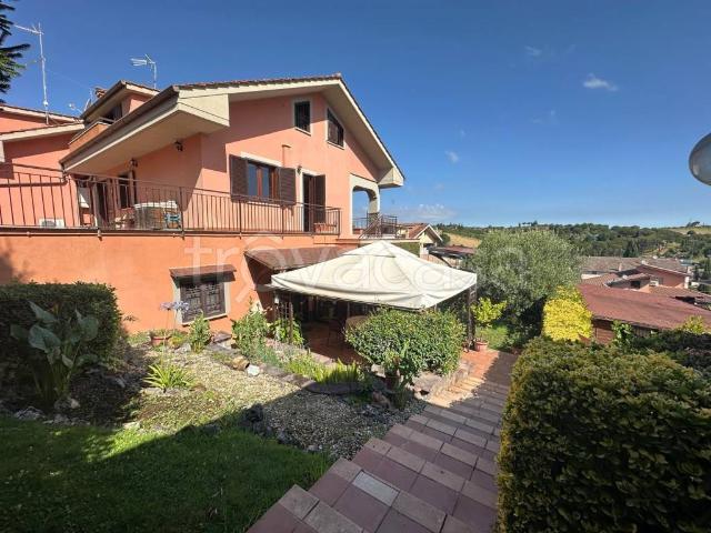 Villa bifamiliare in vendita a Fonte Nuova via Palombarese, 800, Santa Lucia