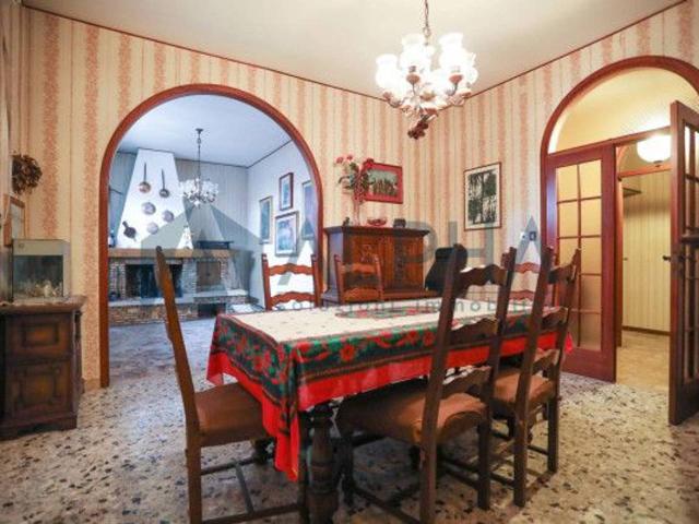 Villa bifamiliare in vendita a Forli'