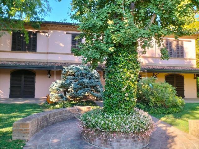 Villa bifamiliare in vendita a Forlì, Ospedaletto