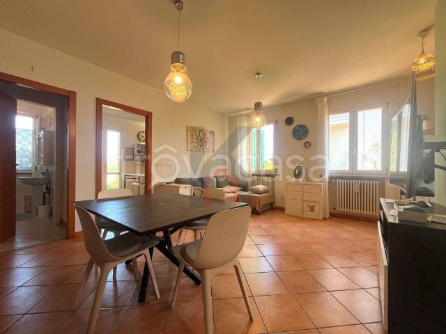 Villa bifamiliare in vendita a Forlì, Quattro