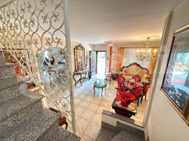 Villa bifamiliare in vendita a Formia