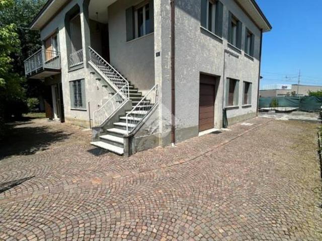 Villa bifamiliare in vendita a Formigine via Filippo Turati, 18