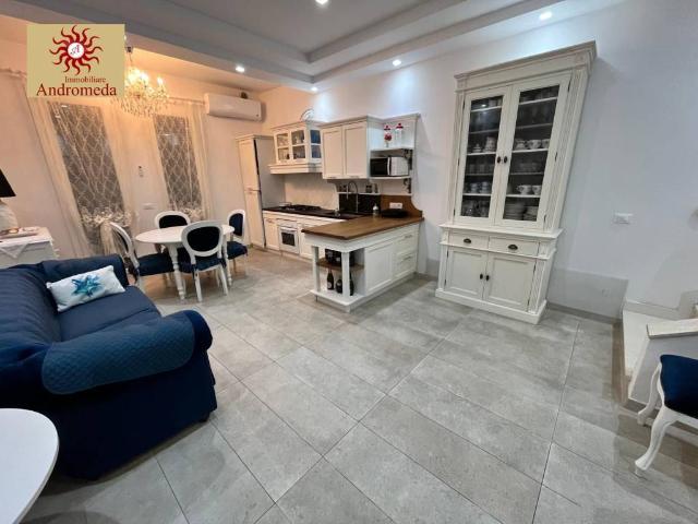 Villa bifamiliare in vendita a Forte dei Marmi piazza Giuseppe Garibaldi