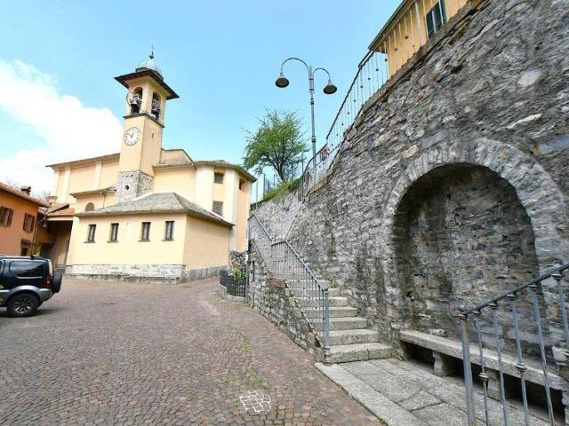 Villa bifamiliare in vendita a Faggeto Lario via Piana, 15, Lemna
