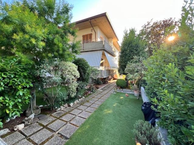 Villa bifamiliare in vendita a Fano, Poderino Trave