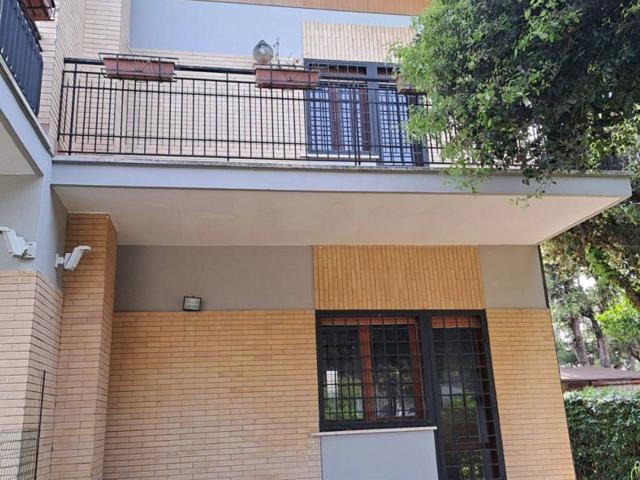 Villa bifamiliare in vendita a Fiumicino