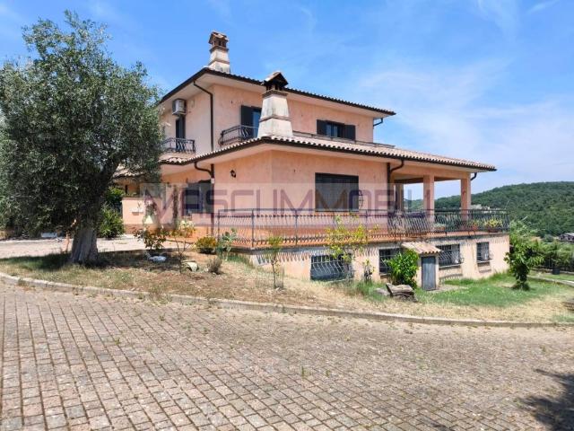 Villa bifamiliare in vendita a Fiano Romano via Capodimonte 20
