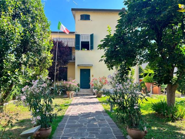 Villa bifamiliare in vendita a Fiorenzuola d'Arda