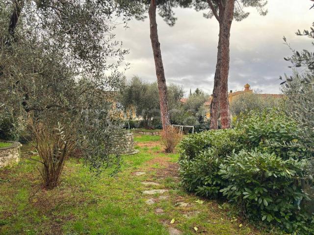 Villa bifamiliare in vendita a Firenze via di San Romano, Settignano