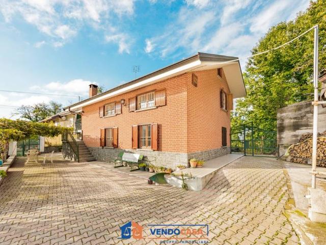 Villa bifamiliare in vendita a Frabosa Sottana via Baracchi, 32