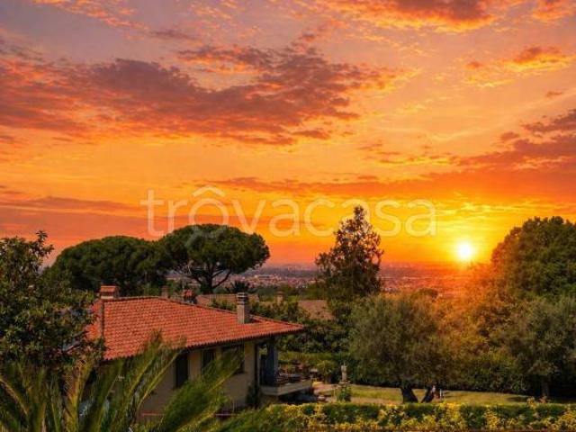 Villa bifamiliare in vendita a Frascati via di Salè, 19