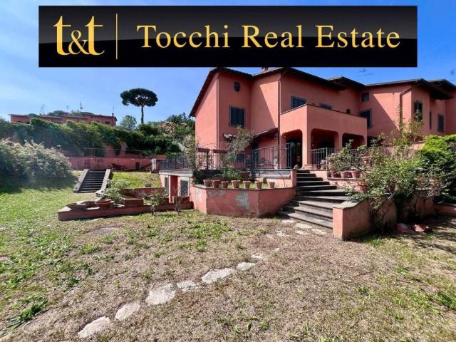 Villa bifamiliare in vendita a Frascati via di Salè