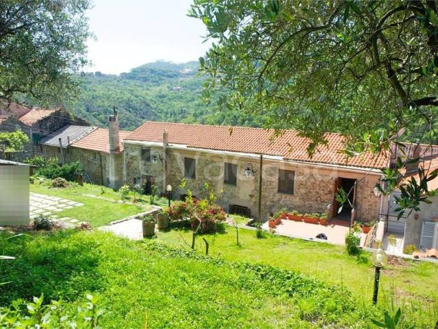 Villa bifamiliare in vendita a frazione Tosse, Noli
