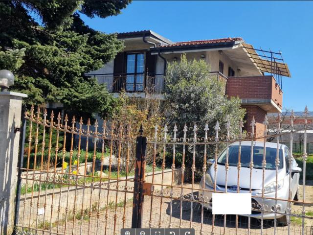 Villa Bifamiliare in vendita a Frossasco