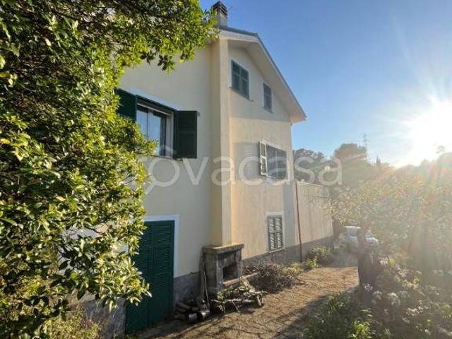 Villa bifamiliare in vendita a Imperia via Sant'Agata, Porto Maurizio