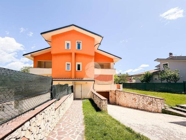 Villa bifamiliare in vendita a Incile, Avezzano