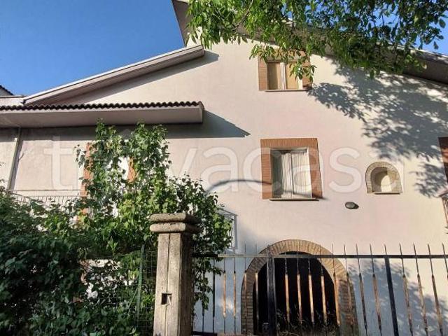 Villa bifamiliare in vendita a Isola del Gran Sasso d'Italia