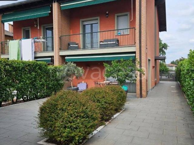 Villa bifamiliare in vendita a Oleggio
