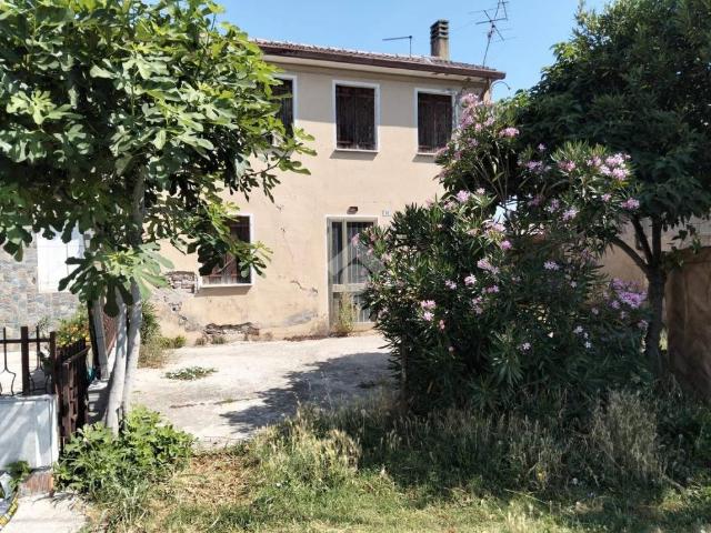 Villa bifamiliare in vendita a Lozzo Atestino via Chiavicone