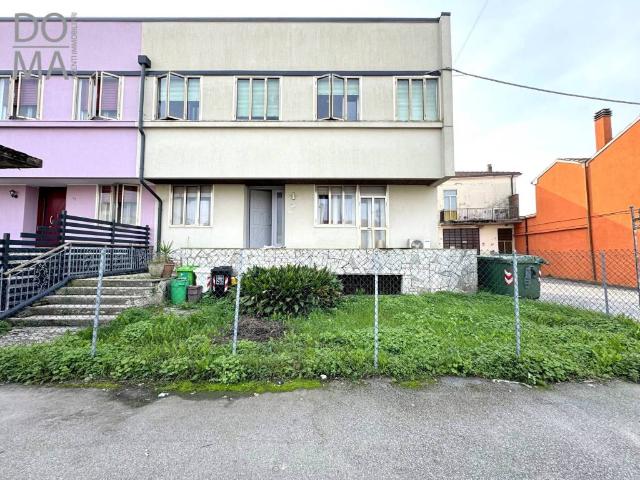 Villa bifamiliare in vendita a Loreo