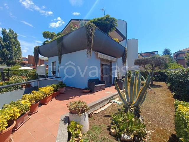 Villa bifamiliare in vendita a Latina, Q4