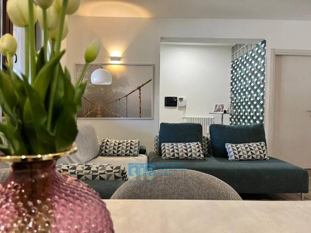 Villa bifamiliare in vendita a Latina strada Macchia Grande, 31, Lido di Foce Verde