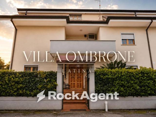 Villa bifamiliare in vendita a Latina via Ombrone, 5, Centro